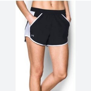 Under Armour Heat Gear Black and white Women's Fly by 2.0 Athletic Shorts L NWT